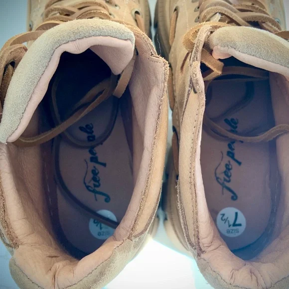 $268 Free People Dawn Hiker Tan Suede Leather Lug Sole Boots size 38 (8). - Picture 6 of 8